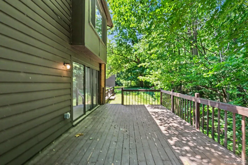 2056 Walden Court Flint Charter Township, MI 48532