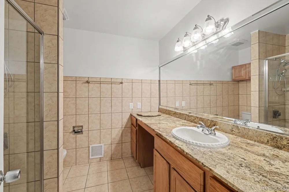 2056 Walden Court Flint Charter Township, MI 48532