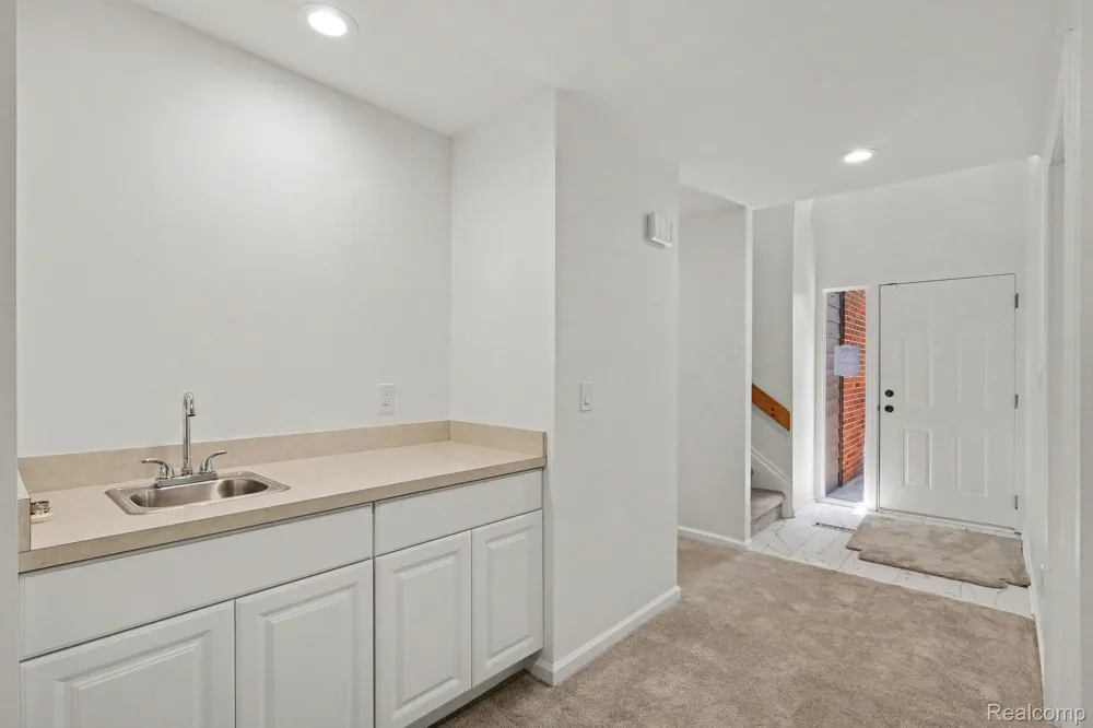 2056 Walden Court Flint Charter Township, MI 48532