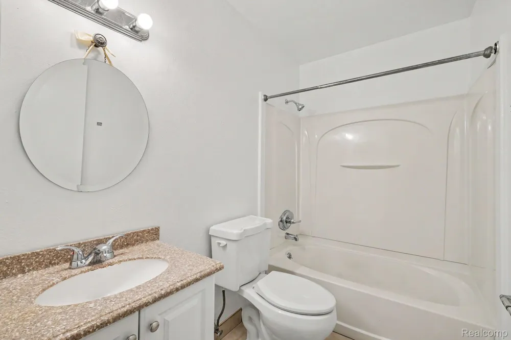 2056 Walden Court Flint Charter Township, MI 48532