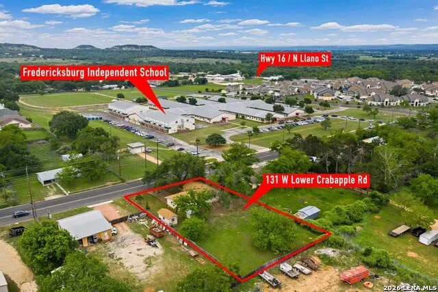 131 W LOWER CRABAPPLE RD Fredericksburg, TX 78624