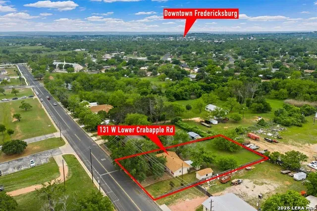 131 W LOWER CRABAPPLE RD Fredericksburg, TX 78624