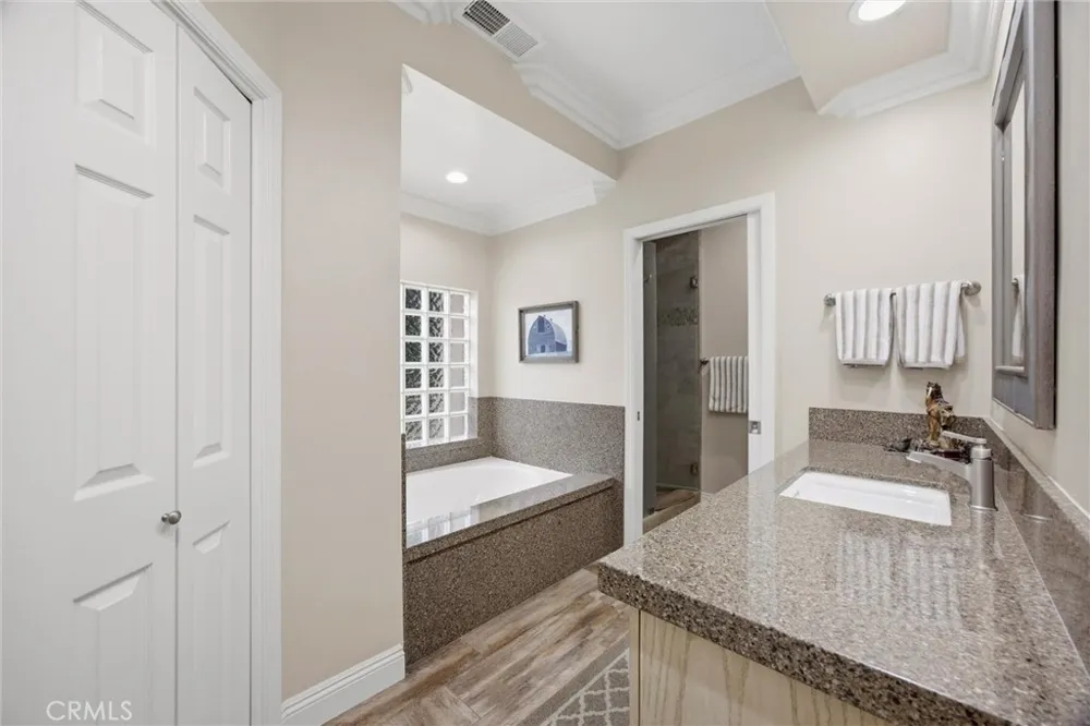 1328 Valov Lane Bakersfield, CA 93314
