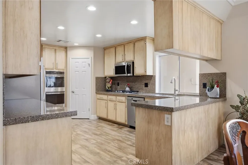1328 Valov Lane Bakersfield, CA 93314