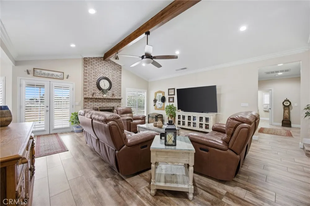 1328 Valov Lane Bakersfield, CA 93314