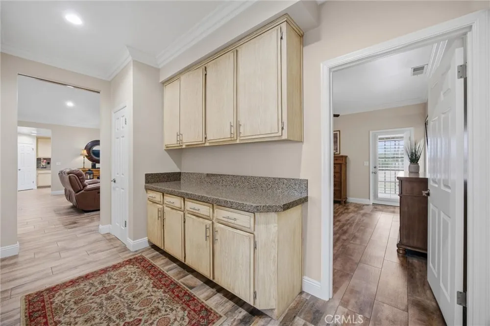 1328 Valov Lane Bakersfield, CA 93314