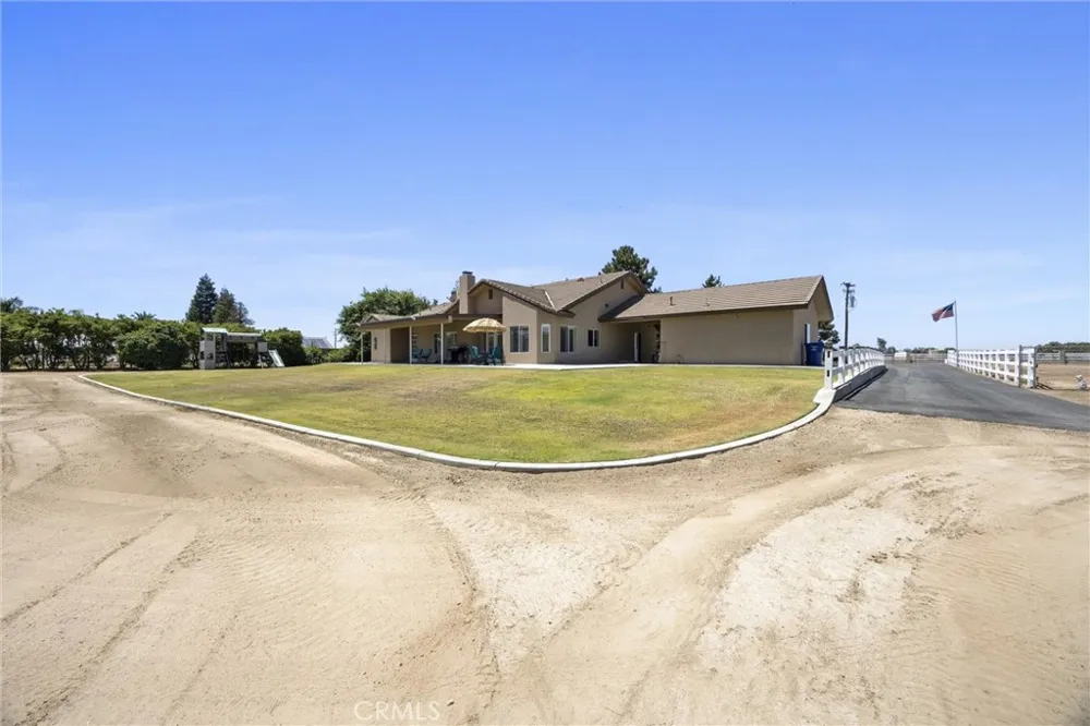1328 Valov Lane Bakersfield, CA 93314
