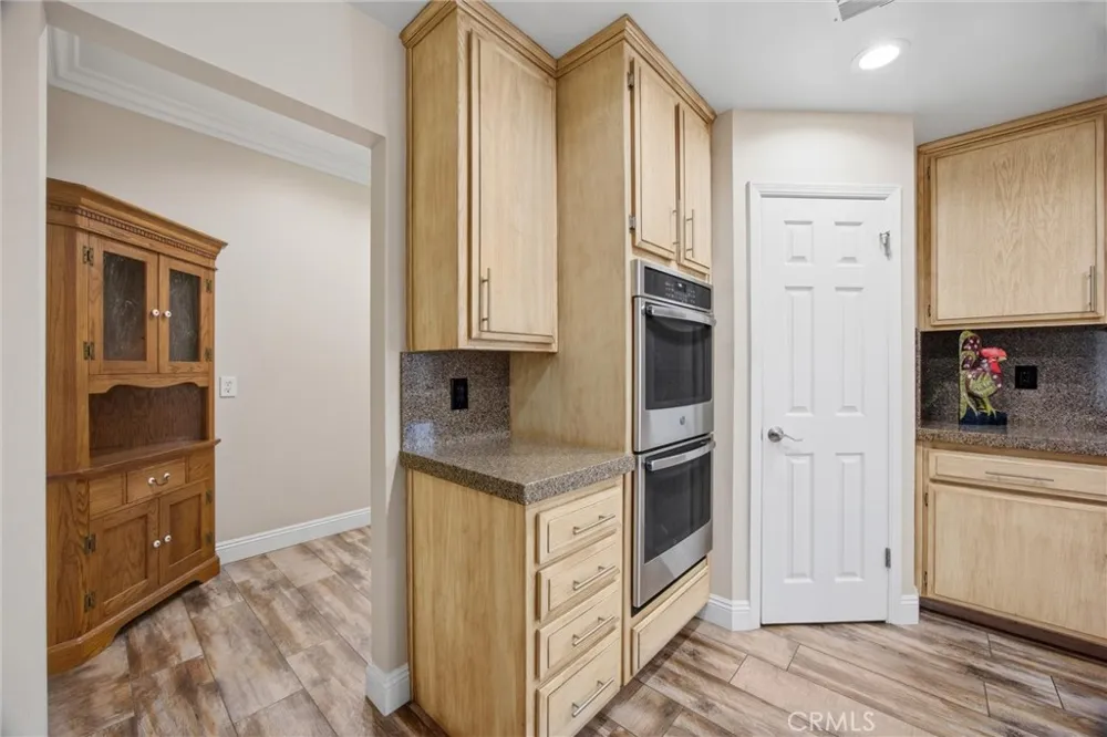 1328 Valov Lane Bakersfield, CA 93314