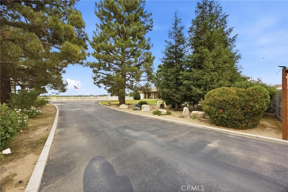 1328 Valov Lane Bakersfield, CA 93314