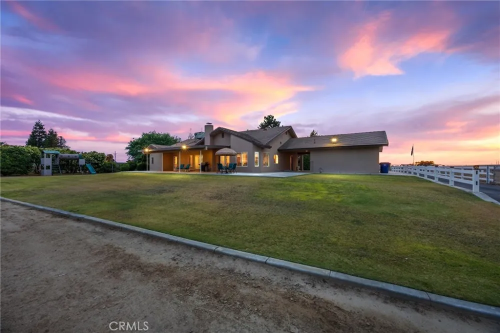 1328 Valov Lane Bakersfield, CA 93314
