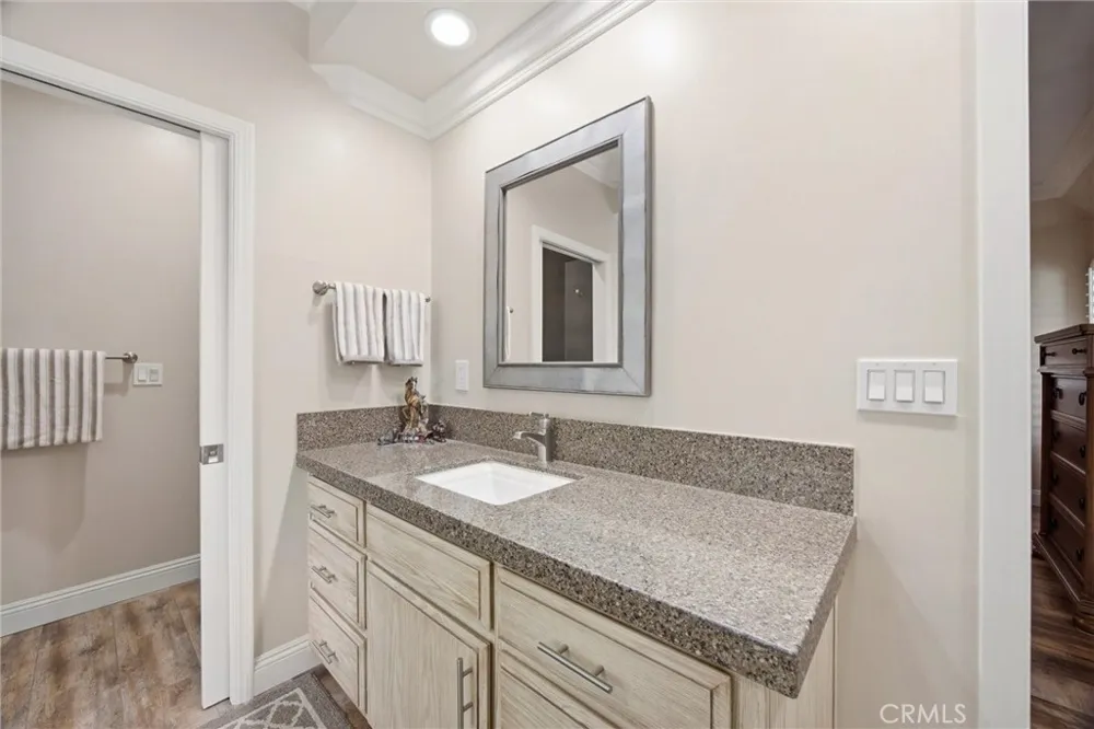 1328 Valov Lane Bakersfield, CA 93314