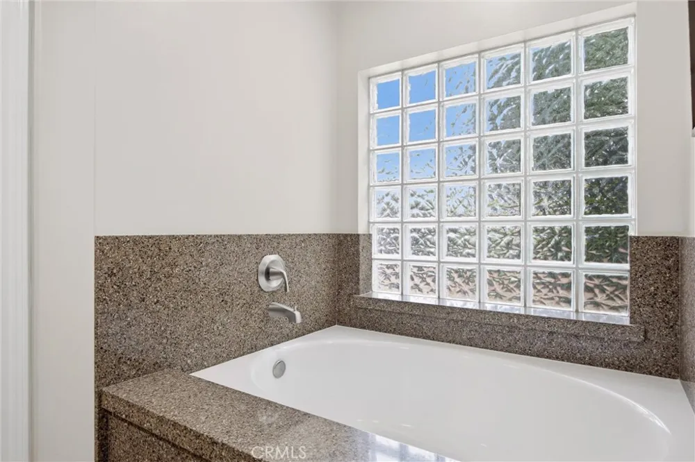 1328 Valov Lane Bakersfield, CA 93314
