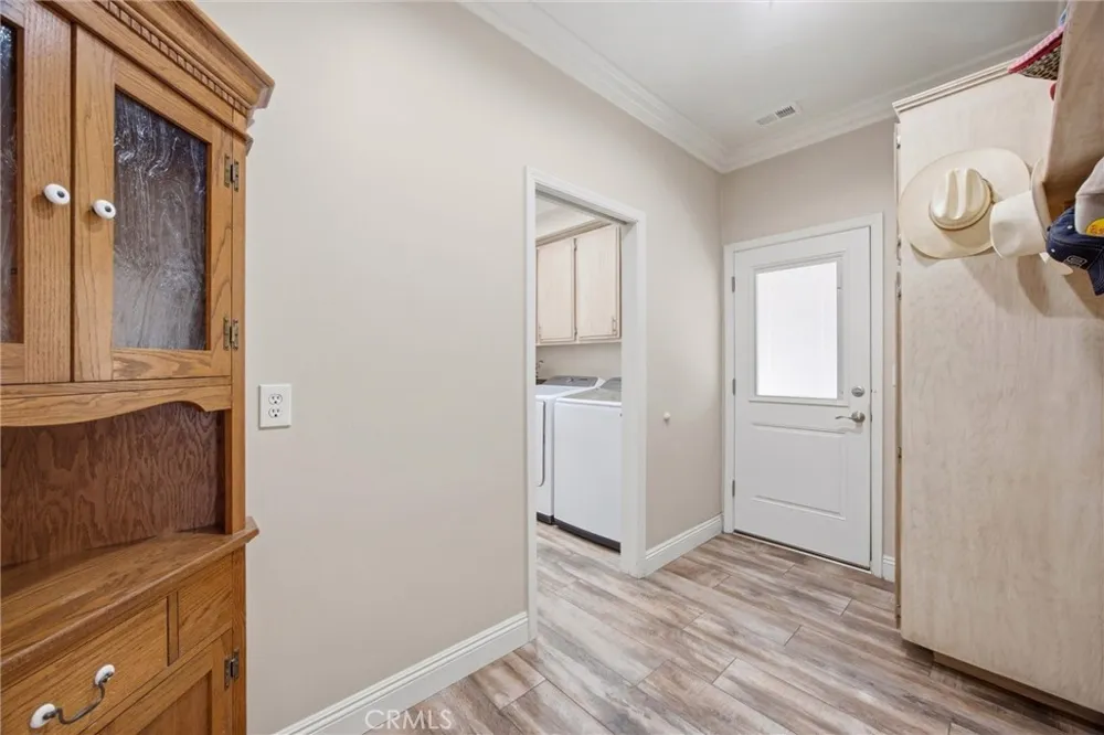1328 Valov Lane Bakersfield, CA 93314