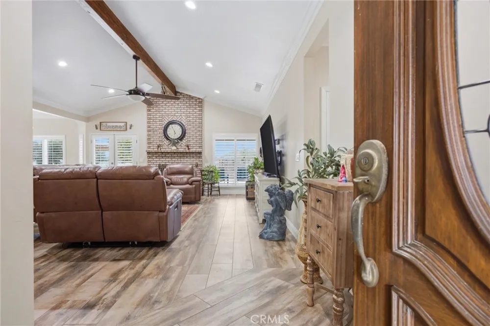 1328 Valov Lane Bakersfield, CA 93314