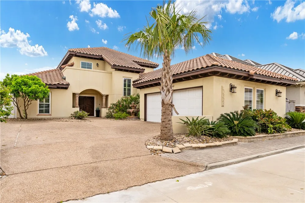 13825 Captains Row Corpus Christi, TX 78418