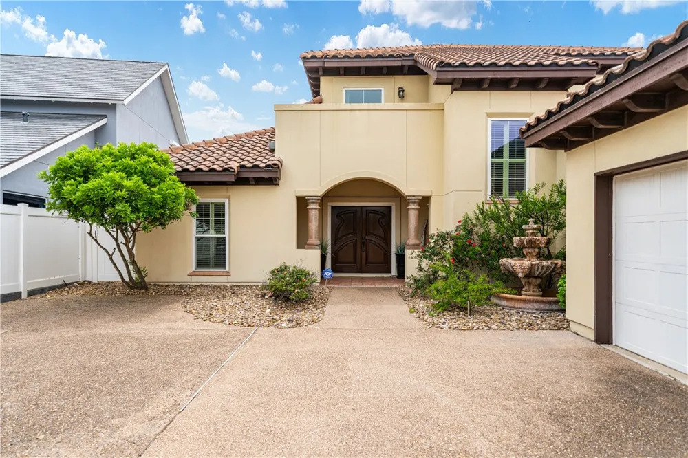 13825 Captains Row Corpus Christi, TX 78418