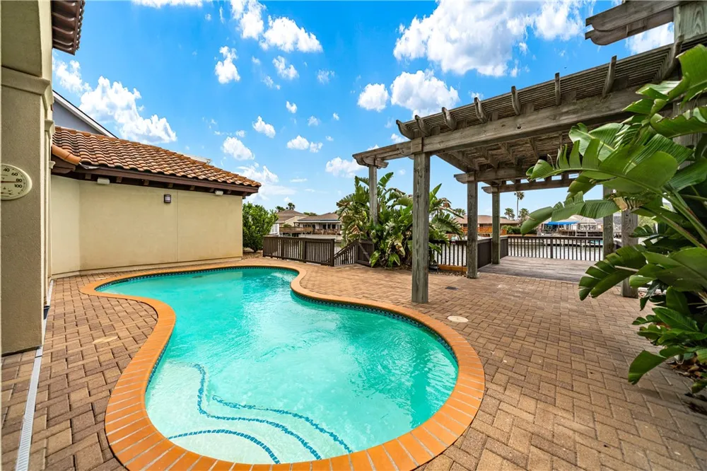13825 Captains Row Corpus Christi, TX 78418