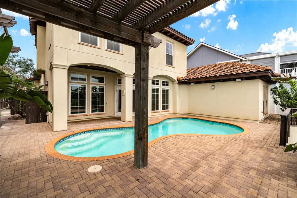 13825 Captains Row Corpus Christi, TX 78418