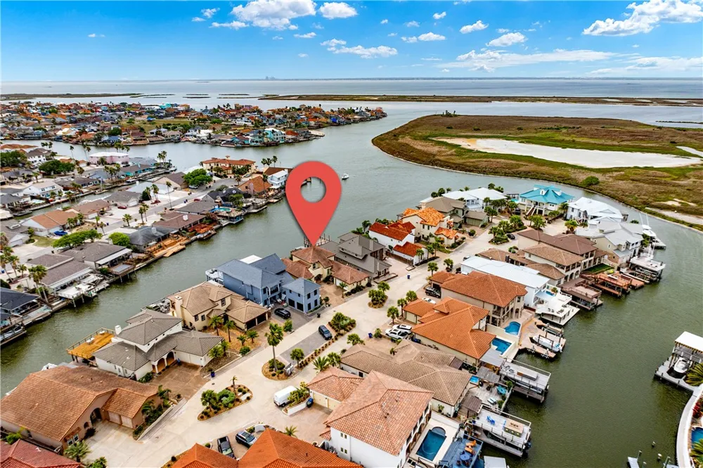 13825 Captains Row Corpus Christi, TX 78418