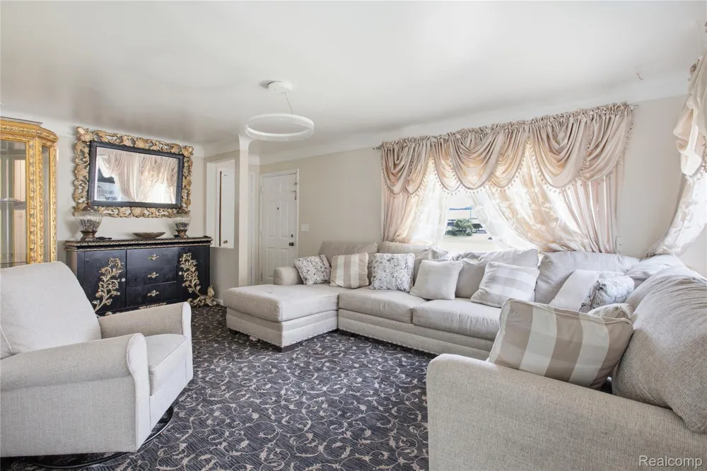 117 Groesbeck Highway Mt Clemens City, MI 48043