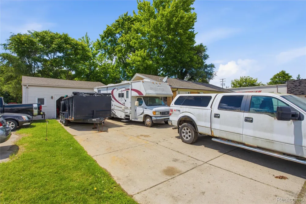117 Groesbeck Highway Mt Clemens City, MI 48043