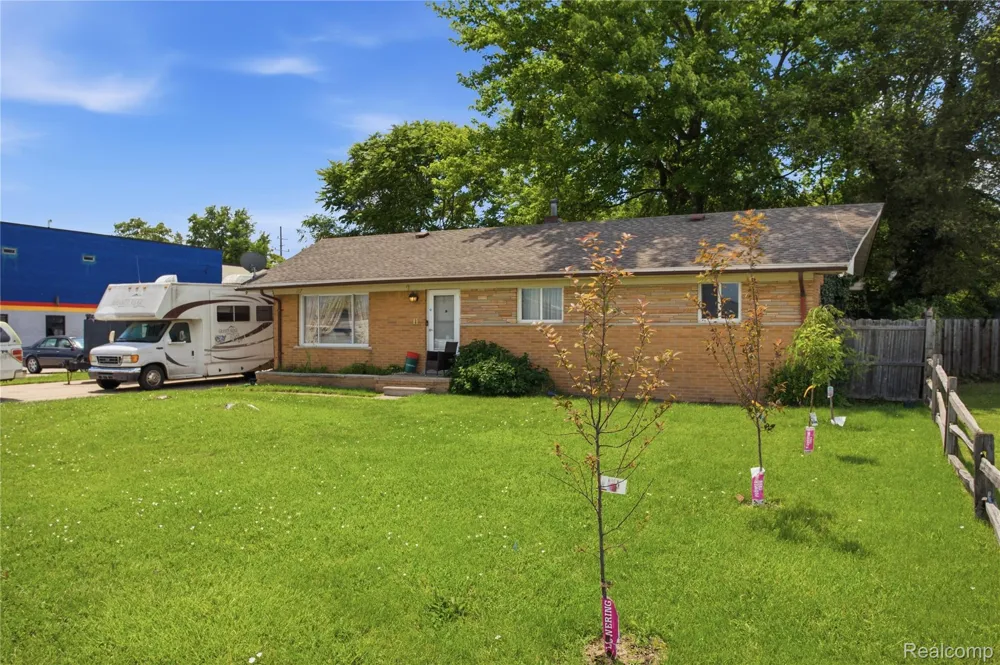 117 Groesbeck Highway Mt Clemens City, MI 48043