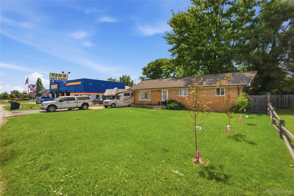 117 Groesbeck Highway Mt Clemens City, MI 48043