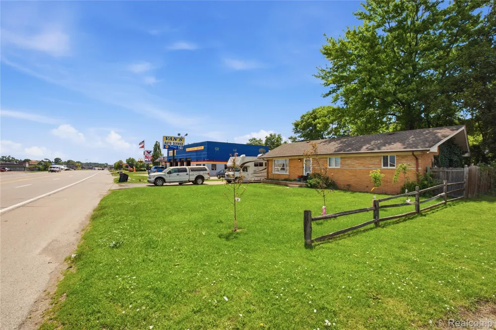 117 Groesbeck Highway Mt Clemens City, MI 48043