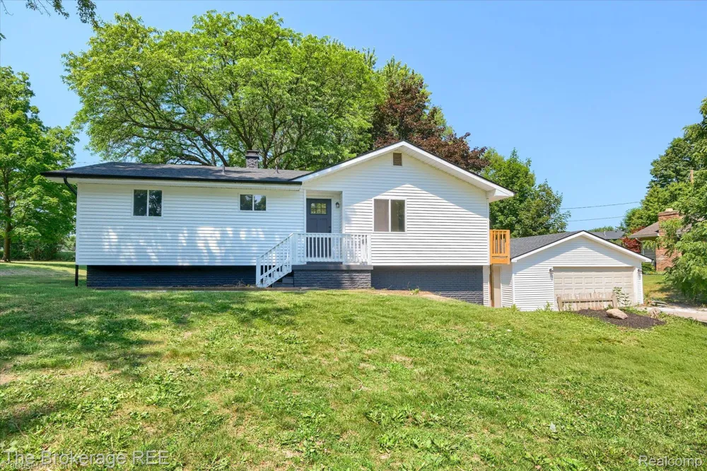 1401 Hillside Drive Flint Charter Township, MI 48532