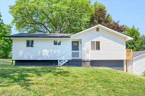 1401 Hillside Drive