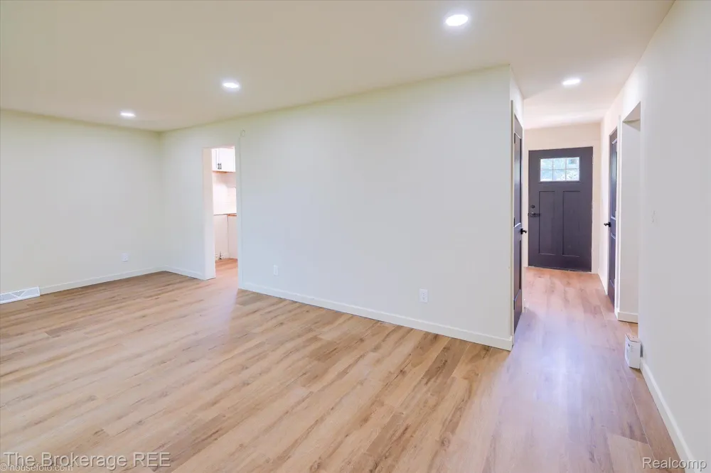 1401 Hillside Drive Flint Charter Township, MI 48532