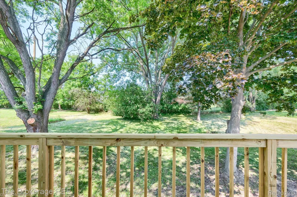 1401 Hillside Drive Flint Charter Township, MI 48532