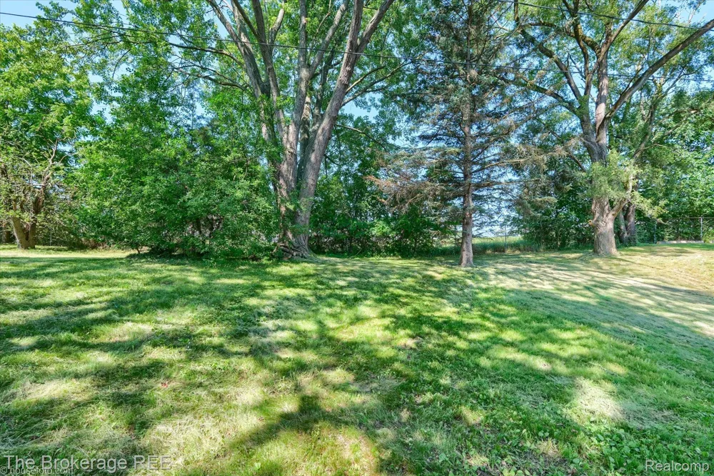 1401 Hillside Drive Flint Charter Township, MI 48532