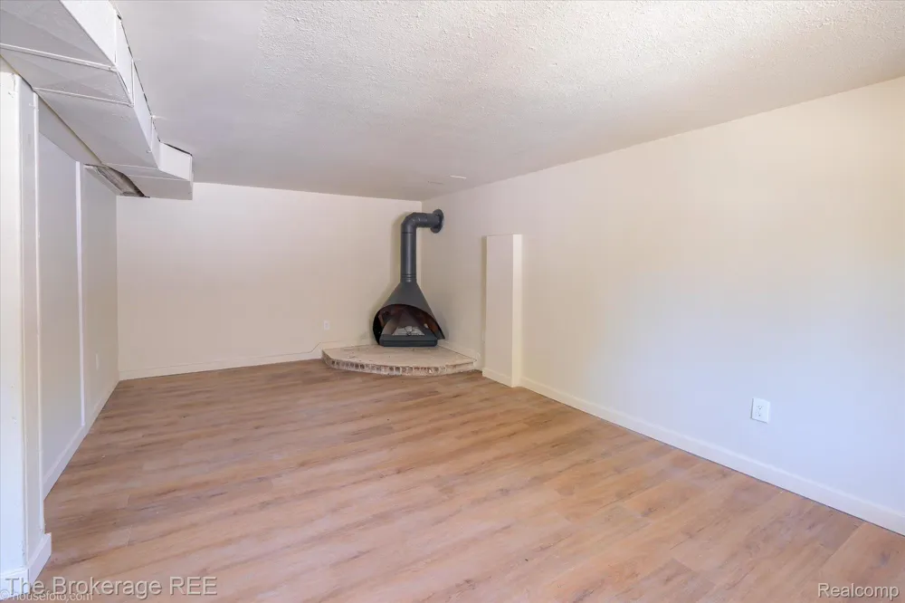 1401 Hillside Drive Flint Charter Township, MI 48532