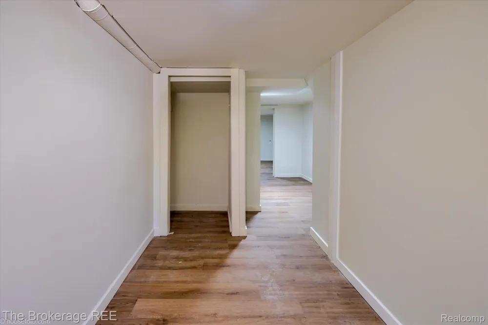 1401 Hillside Drive Flint Charter Township, MI 48532