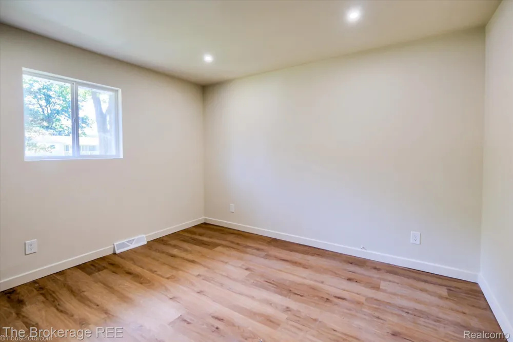 1401 Hillside Drive Flint Charter Township, MI 48532