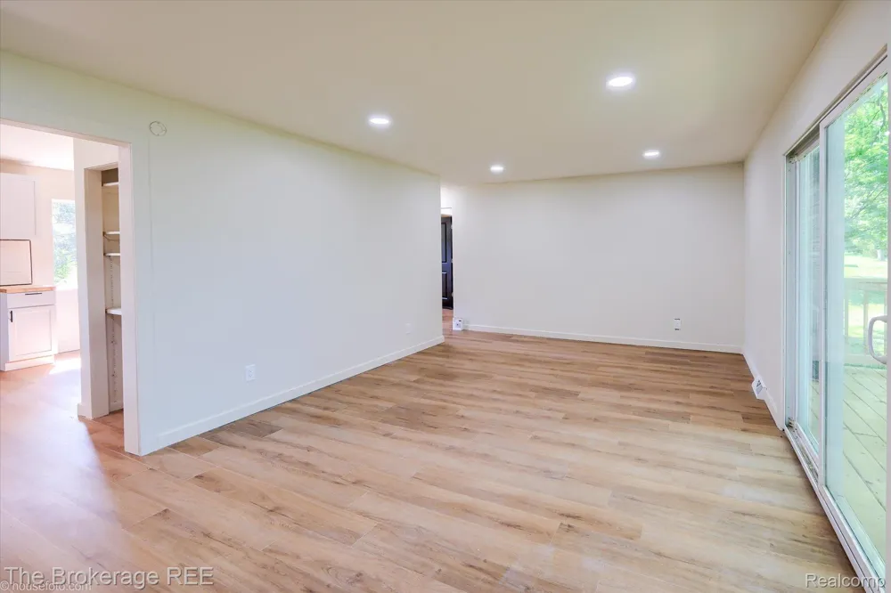 1401 Hillside Drive Flint Charter Township, MI 48532