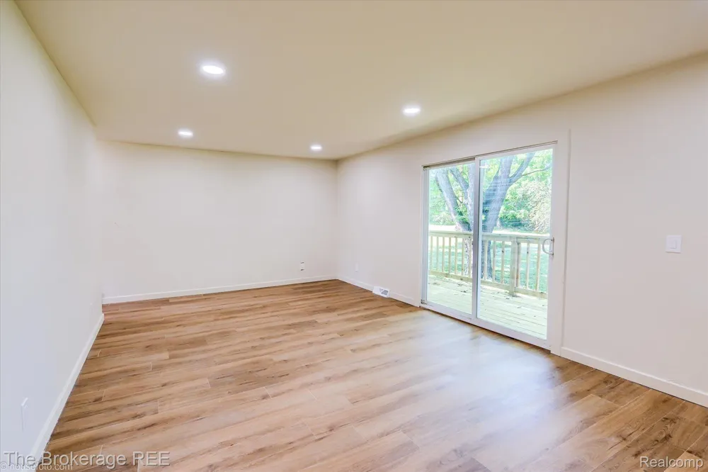 1401 Hillside Drive Flint Charter Township, MI 48532
