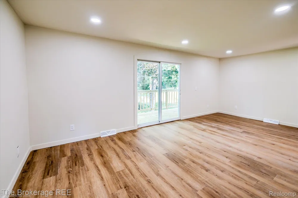1401 Hillside Drive Flint Charter Township, MI 48532