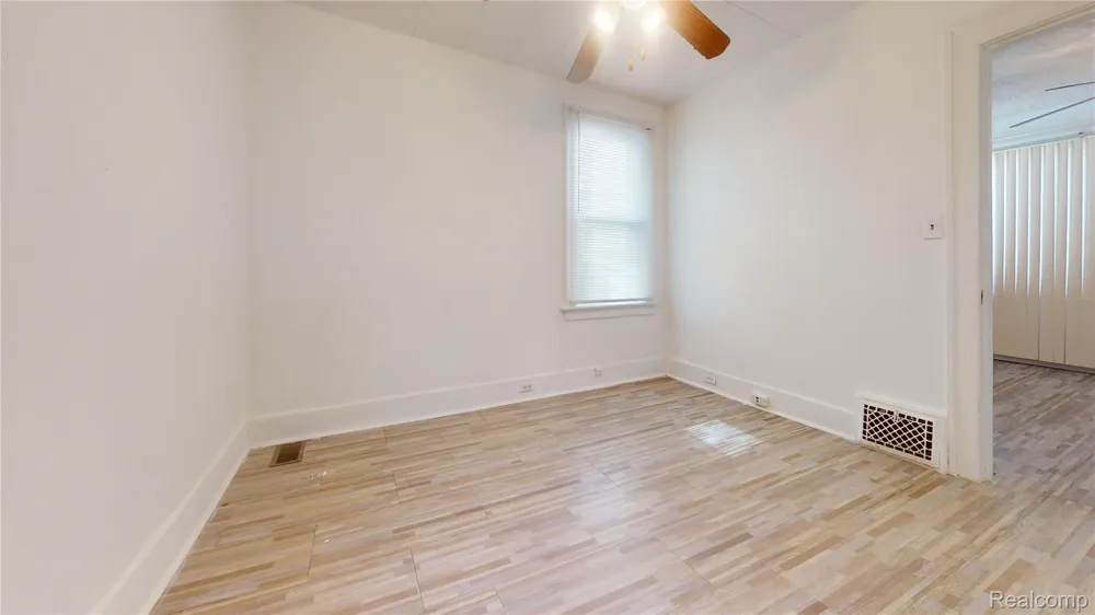 489 Central Avenue Pontiac City, MI 48341
