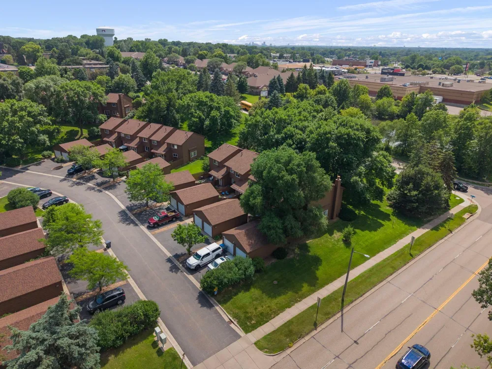 2455 Crestwood Drive North Saint Paul, MN 55109