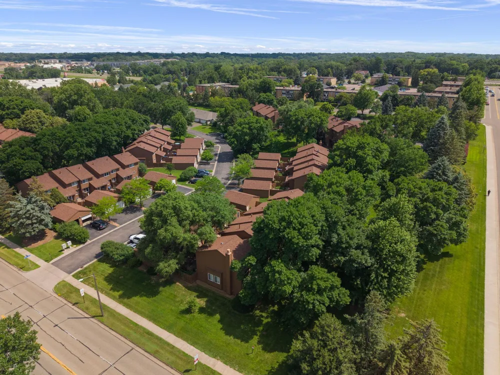 2455 Crestwood Drive North Saint Paul, MN 55109