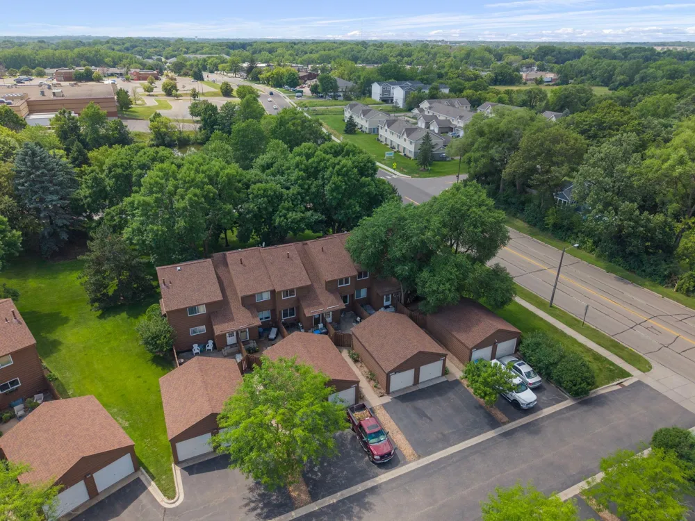 2455 Crestwood Drive North Saint Paul, MN 55109