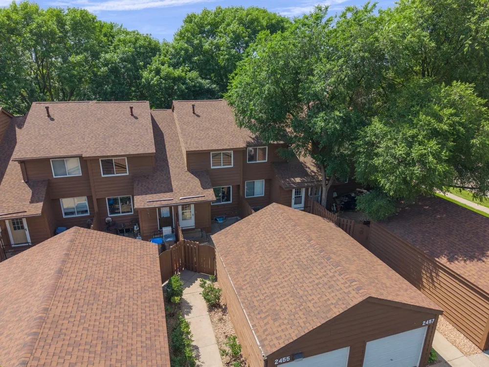 2455 Crestwood Drive North Saint Paul, MN 55109