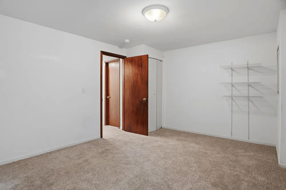 2455 Crestwood Drive North Saint Paul, MN 55109