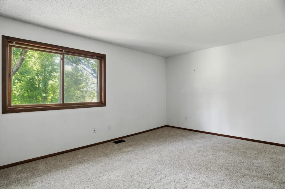 2455 Crestwood Drive North Saint Paul, MN 55109