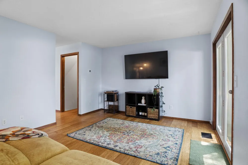 2455 Crestwood Drive North Saint Paul, MN 55109
