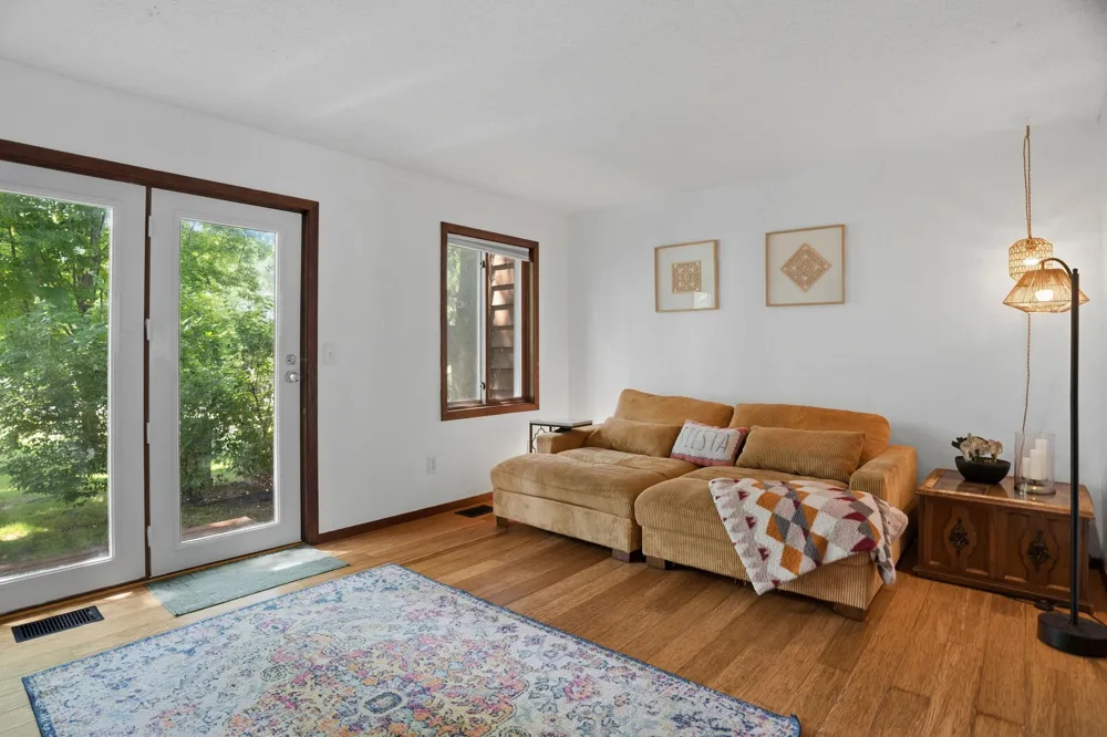 2455 Crestwood Drive North Saint Paul, MN 55109