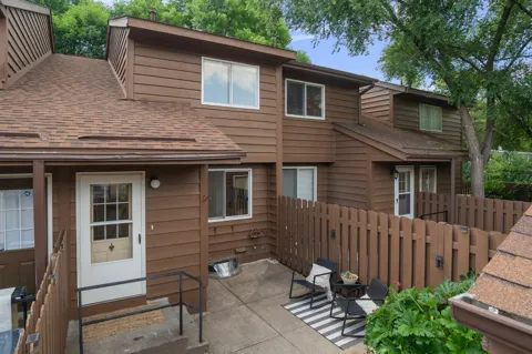 2455 Crestwood Drive