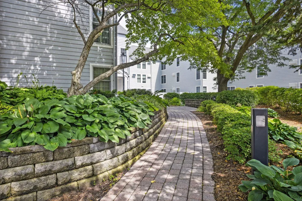 603 Lake Street #115 Excelsior, MN 55331